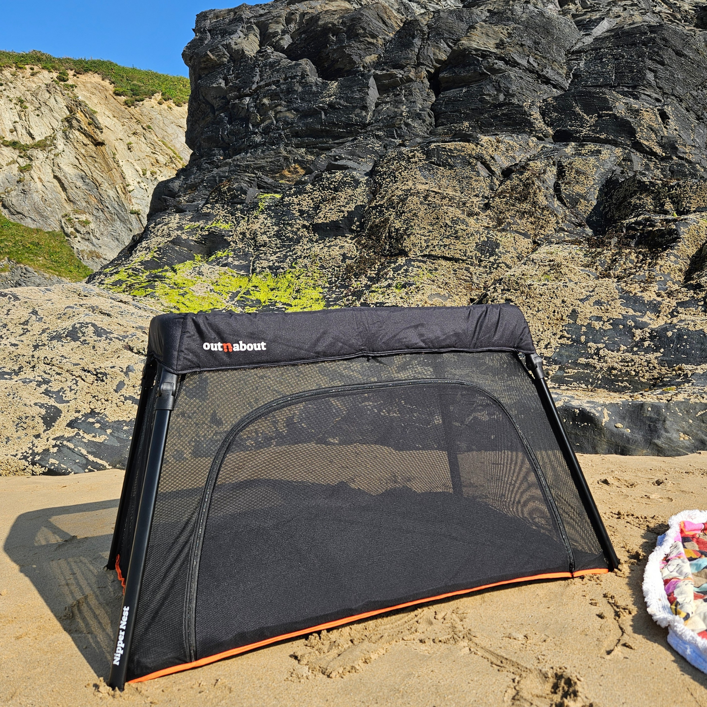 Out'n'About Nipper Nest Travel Cot