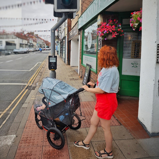 Nipper V6 Plus Pushchair