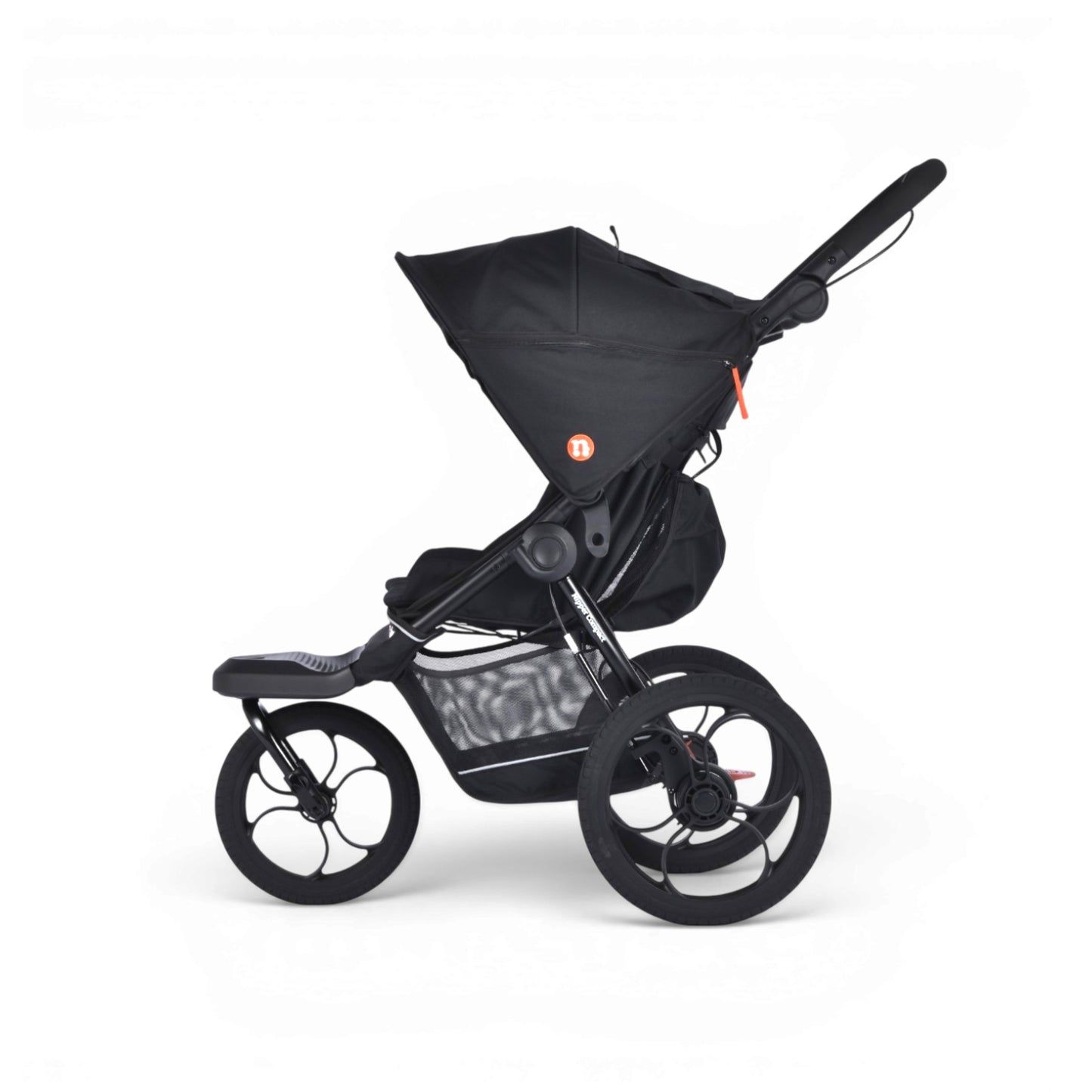 Nipper_Compact_Summit Black _side_on_hood_down