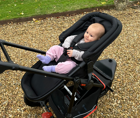 Nipper V6 Pushchair