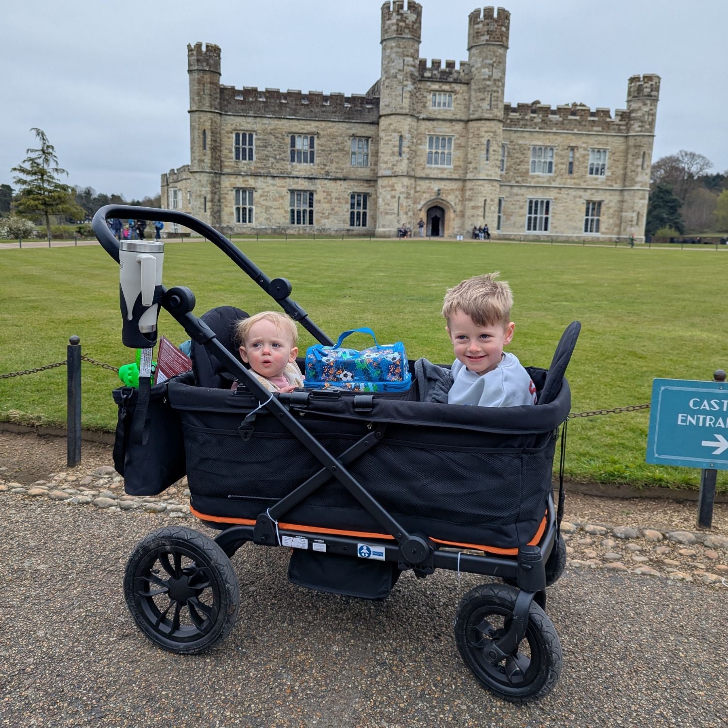 Nipper Wagon - Out n About